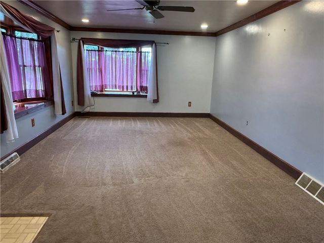 600 Moore Rd, South Franklin, PA 15301