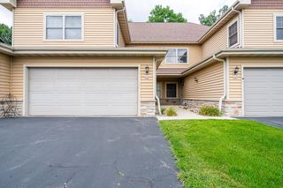 946 Autumn Ridge LANE #946, Hartford, WI 53027