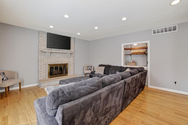 9807 Ivy Lane, Munster, IN 46321
