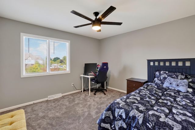 9807 Ivy Lane, Munster, IN 46321