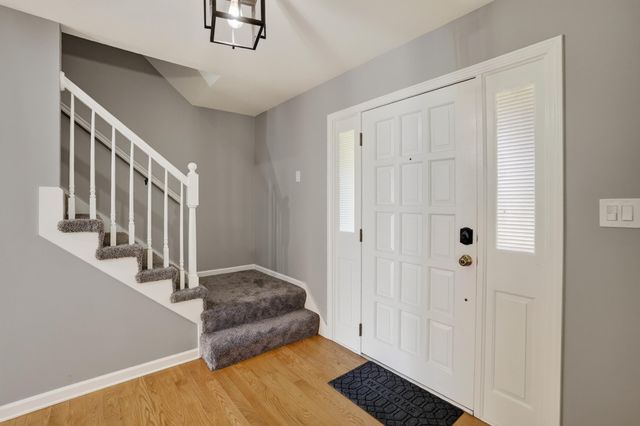 9807 Ivy Lane, Munster, IN 46321