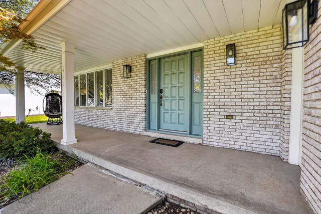 9807 Ivy Lane, Munster, IN 46321