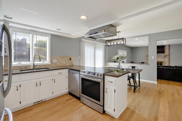 9807 Ivy Lane, Munster, IN 46321