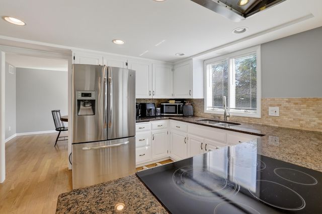 9807 Ivy Lane, Munster, IN 46321