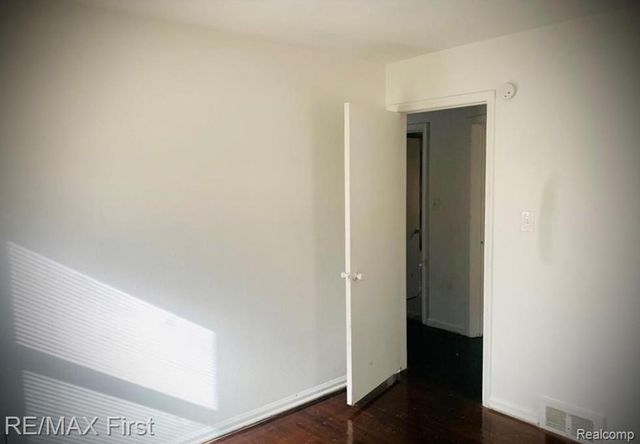 15910 W Parkway Street, Detroit, MI 48223