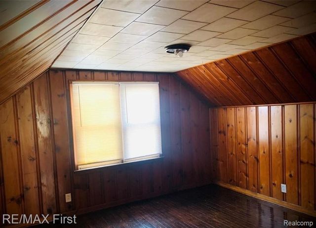 15910 W Parkway Street, Detroit, MI 48223