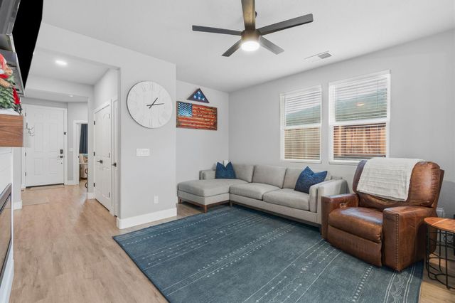 4404 Seykota Ave, Olivehurst, CA 95961