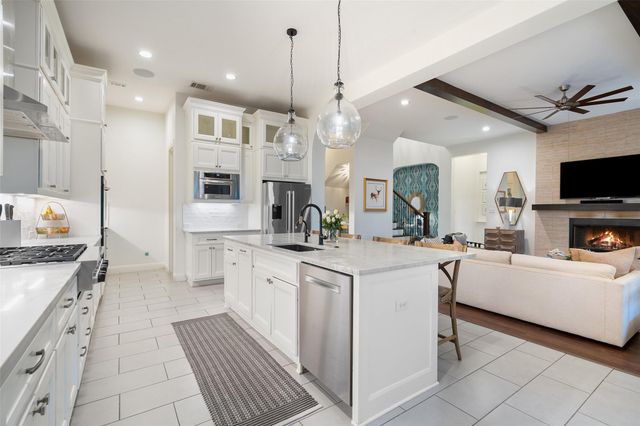 4113 Sugarloaf DR, Austin, TX 78738