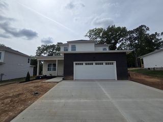 522 N Halifax Ct, Clarksville, TN 37040