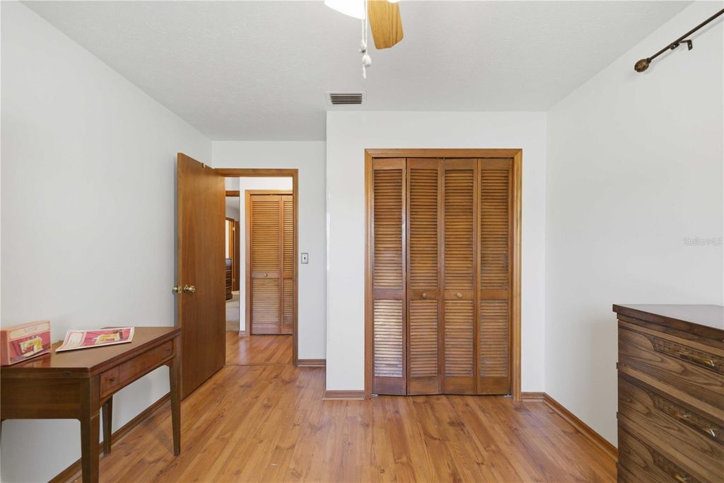 Image 13 of property listing at 4100 NE 4TH TERRACE, Ocala, FL 34479