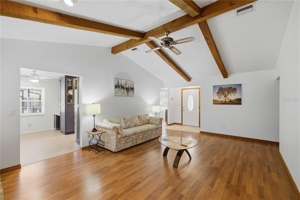 Image 8 of property listing at 4100 NE 4TH TERRACE, Ocala, FL 34479