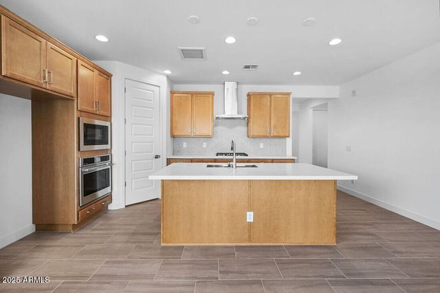 17153 W SWEET IRON Pass, Surprise, AZ 85387