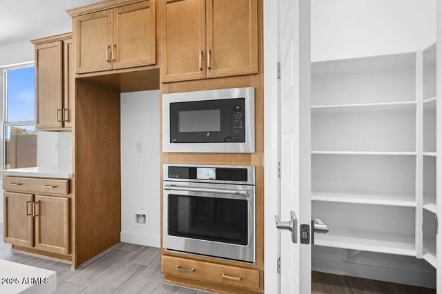 17153 W SWEET IRON Pass, Surprise, AZ 85387