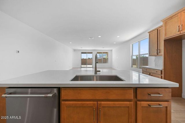 17153 W SWEET IRON Pass, Surprise, AZ 85387