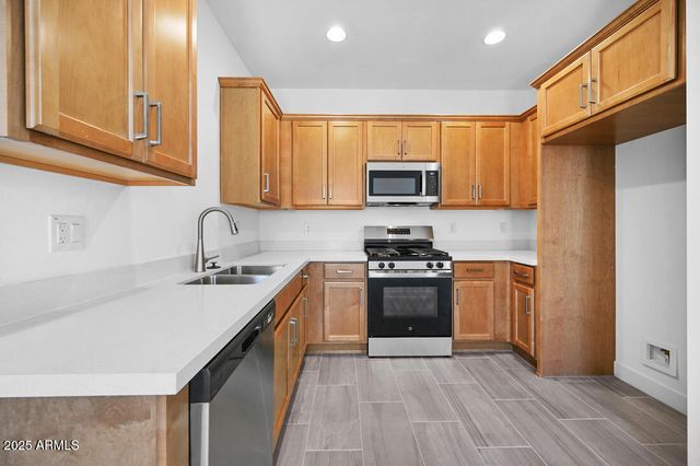 17153 W SWEET IRON Pass, Surprise, AZ 85387