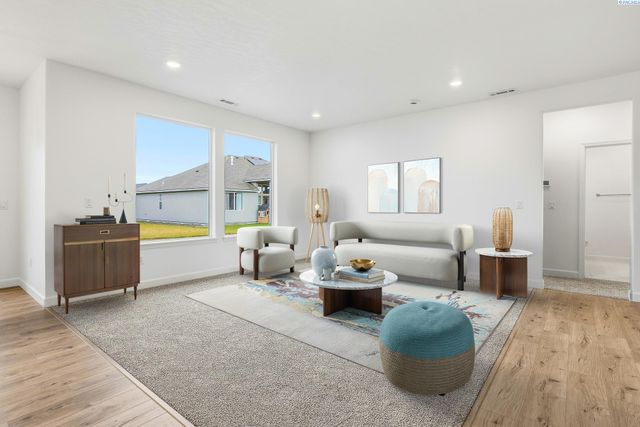 8713 Silver Mound Dr., Pasco, WA 99301