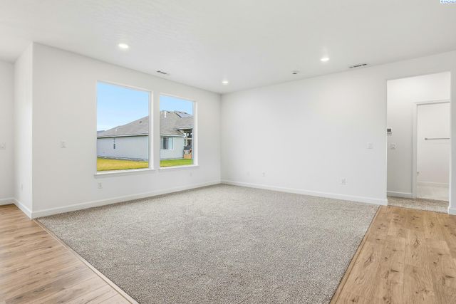 8713 Silver Mound Dr., Pasco, WA 99301