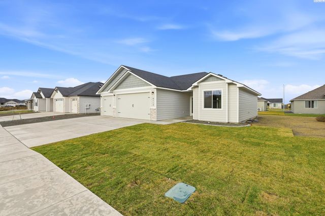 8713 Silver Mound Dr., Pasco, WA 99301