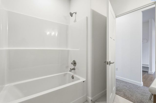 8713 Silver Mound Dr., Pasco, WA 99301