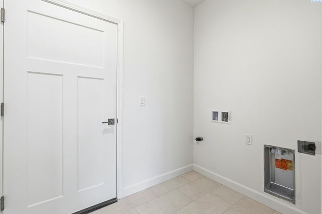 8713 Silver Mound Dr., Pasco, WA 99301