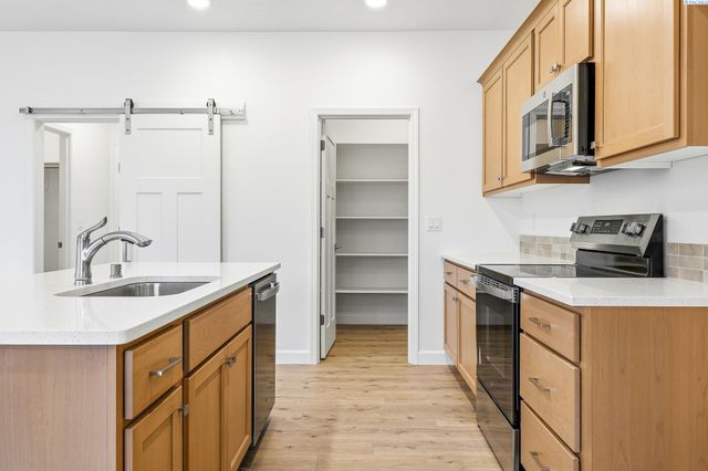 8713 Silver Mound Dr., Pasco, WA 99301