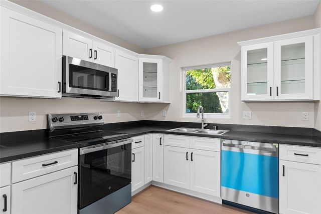 712 PILAKLAKAHA AVENUE, Auburndale, FL 33823