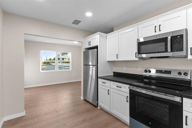 712 PILAKLAKAHA AVENUE, Auburndale, FL 33823