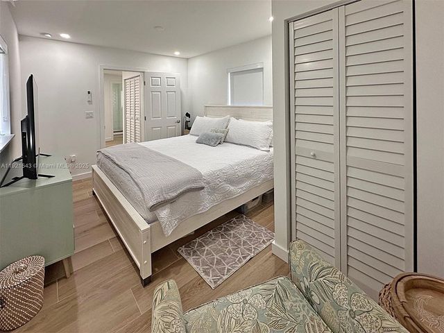 32 Pirates Dr, Key Largo, FL 33037