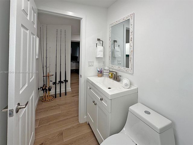 32 Pirates Dr, Key Largo, FL 33037