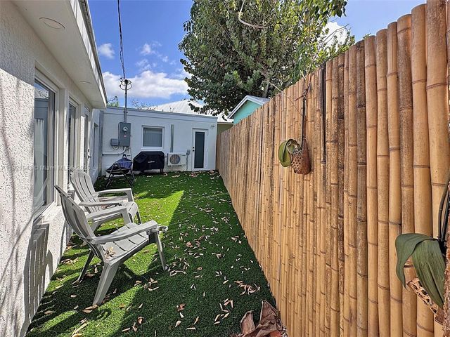 32 Pirates Dr, Key Largo, FL 33037