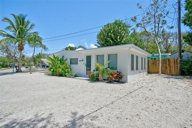 32 Pirates Dr, Key Largo, FL 33037