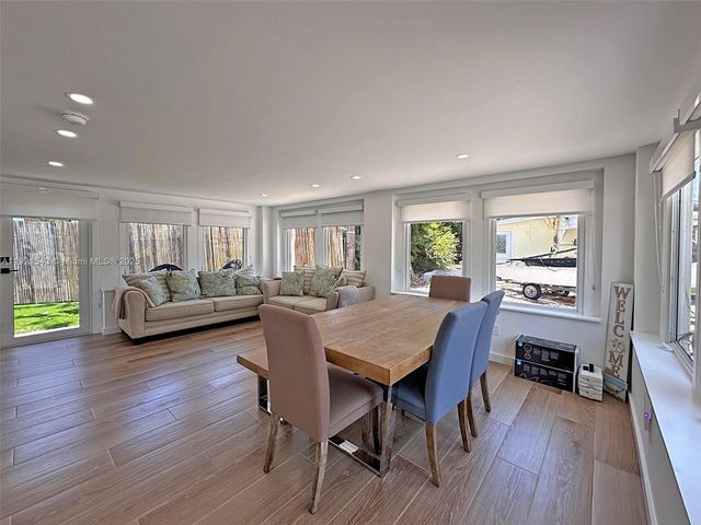 32 Pirates Dr, Key Largo, FL 33037