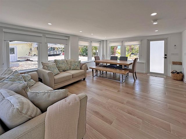 32 Pirates Dr, Key Largo, FL 33037