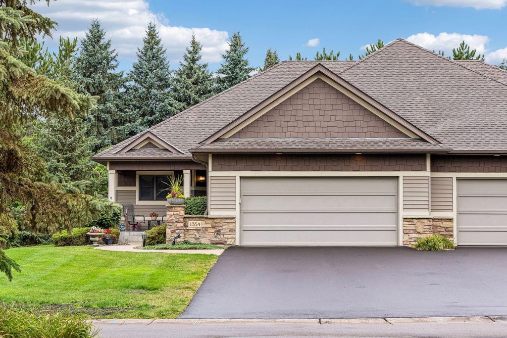 1354 Holly Avenue N, Oakdale, MN 55128 — exterior