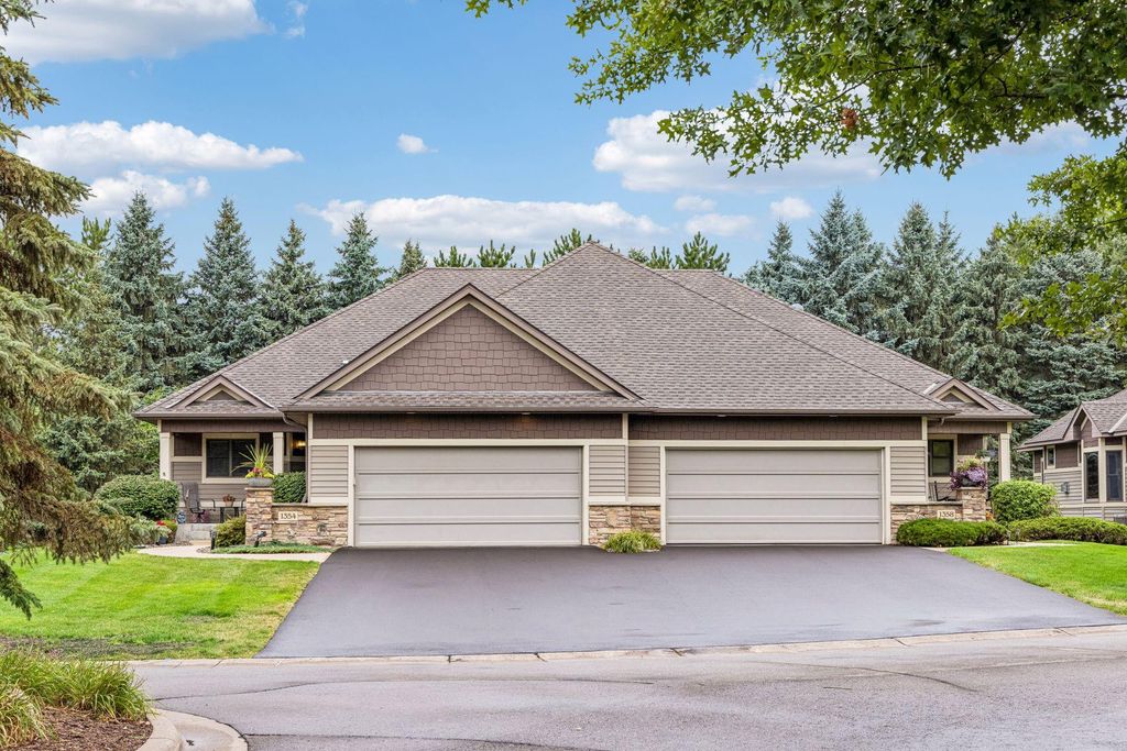 1354 Holly Avenue N, Oakdale, MN 55128 — photo 2