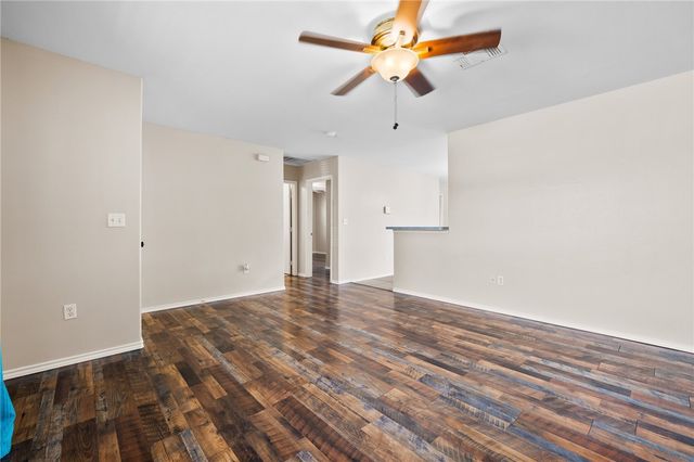 1522 W Nelson Ave, Aransas Pass, TX 78336