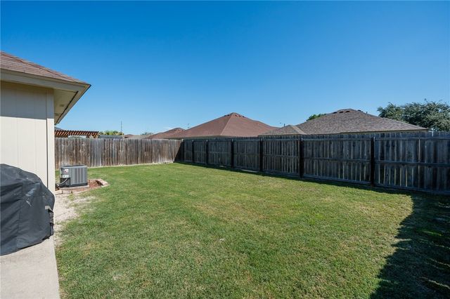 1522 W Nelson Ave, Aransas Pass, TX 78336