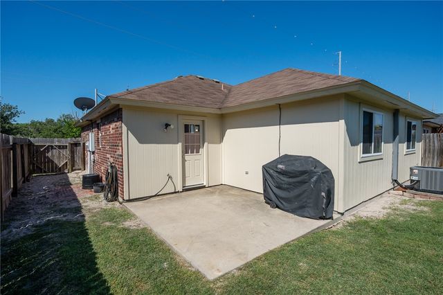 1522 W Nelson Ave, Aransas Pass, TX 78336