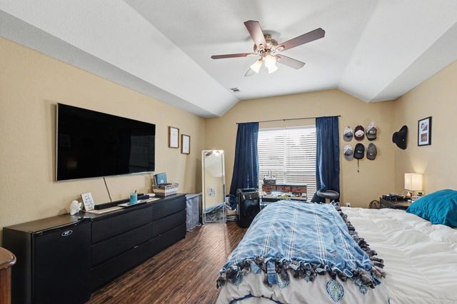 1330 Vireo Court, Aubrey, TX 76227