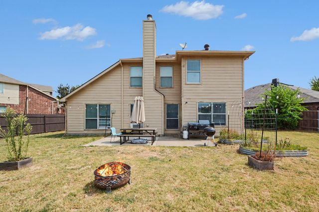 1330 Vireo Court, Aubrey, TX 76227
