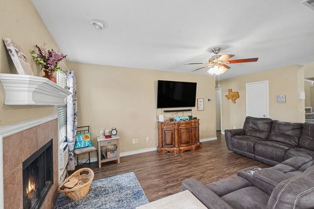 1330 Vireo Court, Aubrey, TX 76227
