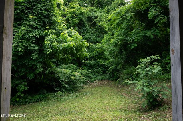 112 Pelham Rd, Knoxville, TN 37914