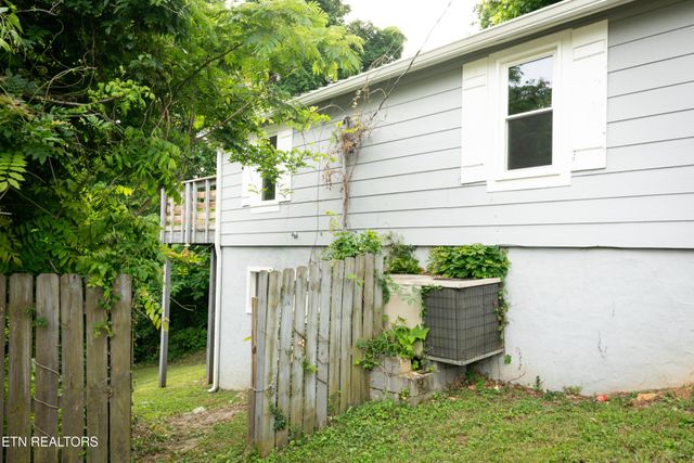 112 Pelham Rd, Knoxville, TN 37914