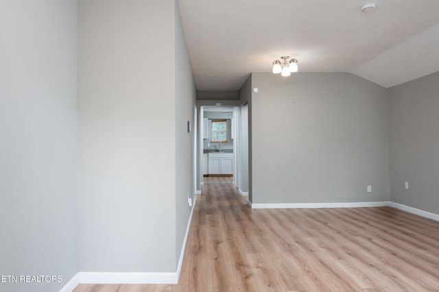 112 Pelham Rd, Knoxville, TN 37914