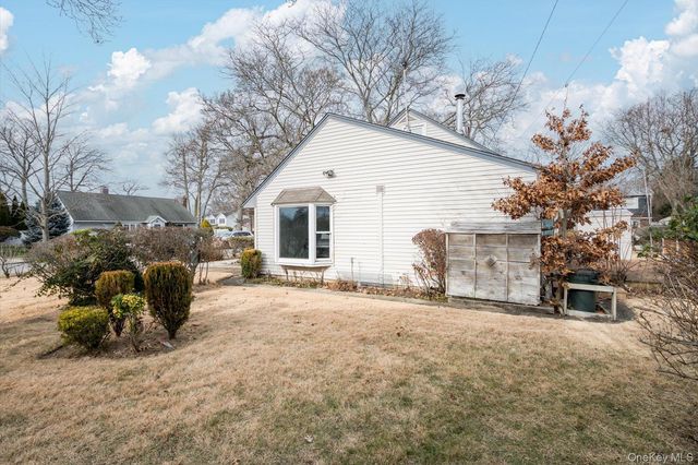 1691 Lehigh Road, Wantagh, NY 11793