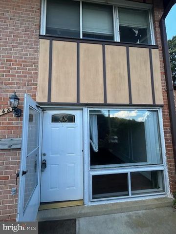 10142 FAIR WOODS DR, Fairfax, VA 22030