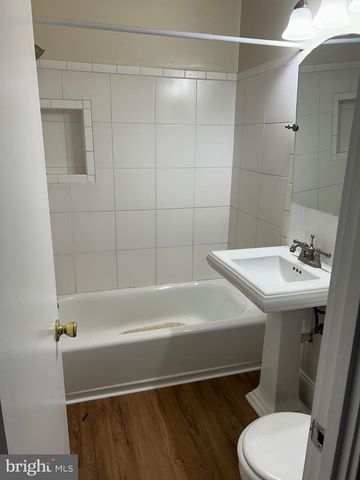 10142 FAIR WOODS DR, Fairfax, VA 22030