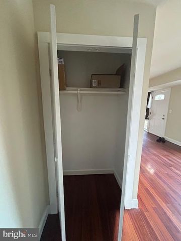 10142 FAIR WOODS DR, Fairfax, VA 22030