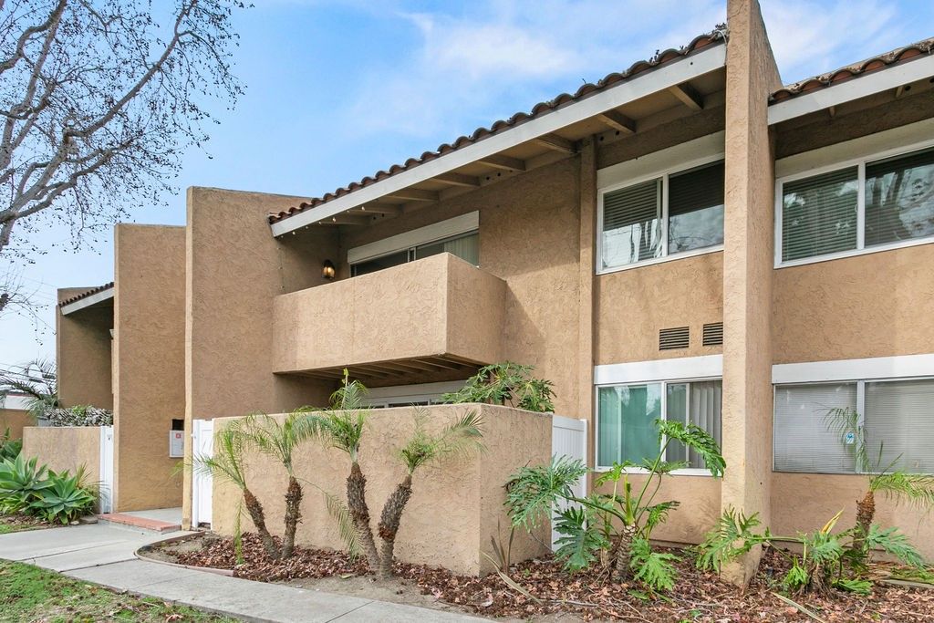 1101 W Macarthur 244, Santa Ana, CA 92707