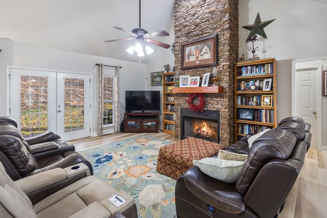 940 Van Davis Road NW, Georgetown, TN 37336